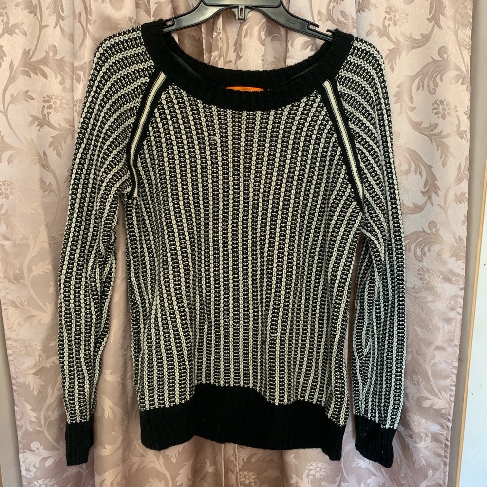 Black knitted sweater